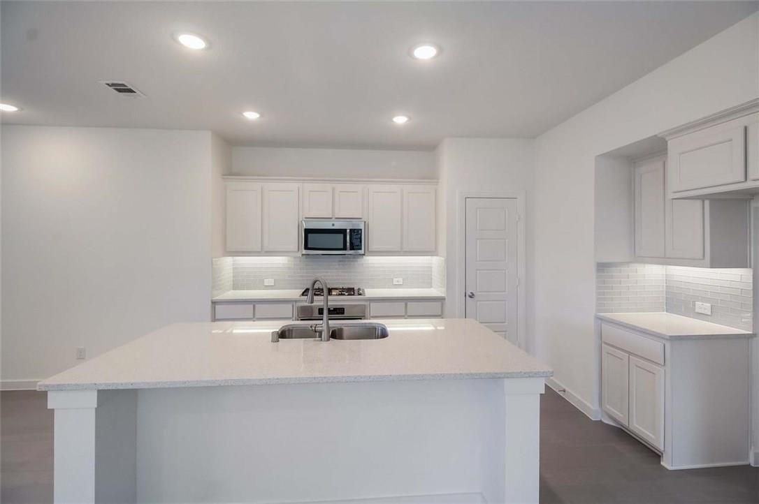 4119 Starlight Creek Dr - Photo 2 of 16