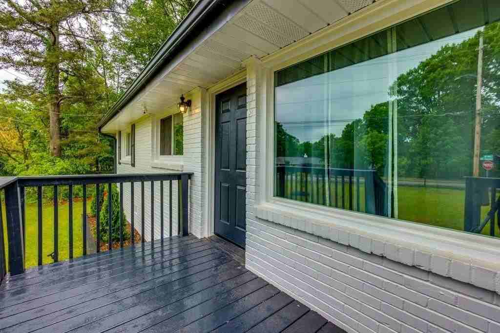 2636 Sandtown Rd Sw - Photo 2 of 12