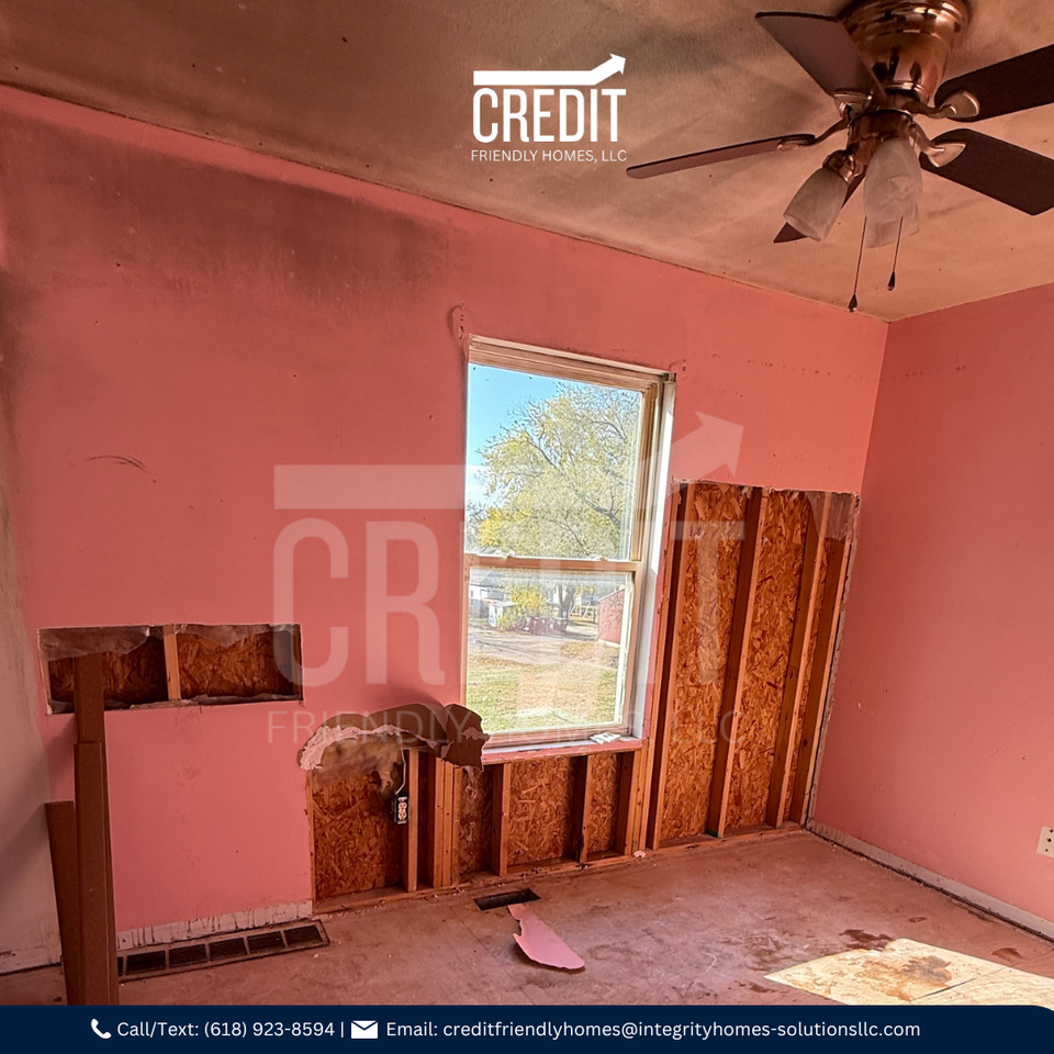 1821 S Lydia Ave - Photo 4 of 10