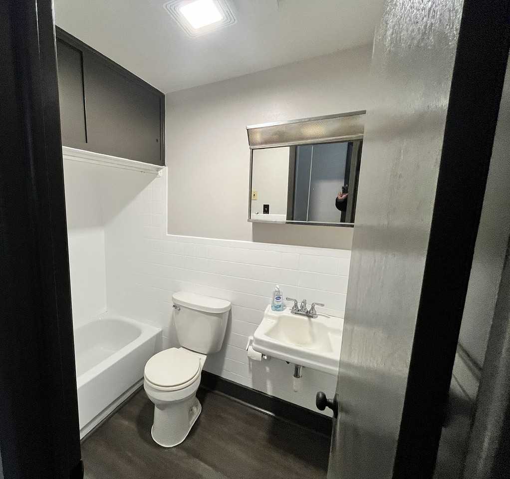 1714 Ross St #2 - Photo 5 of 10