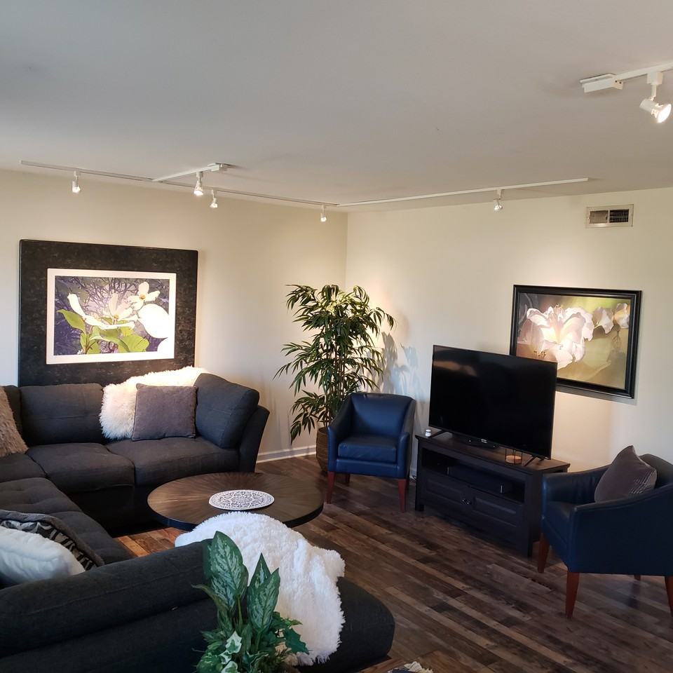 40 Jamestown Ct #40-103 - Photo 2 of 5