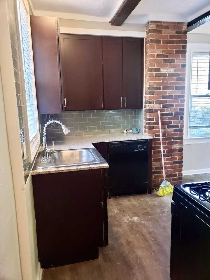 684 1/2 Forest Ave - Photo 4 of 7