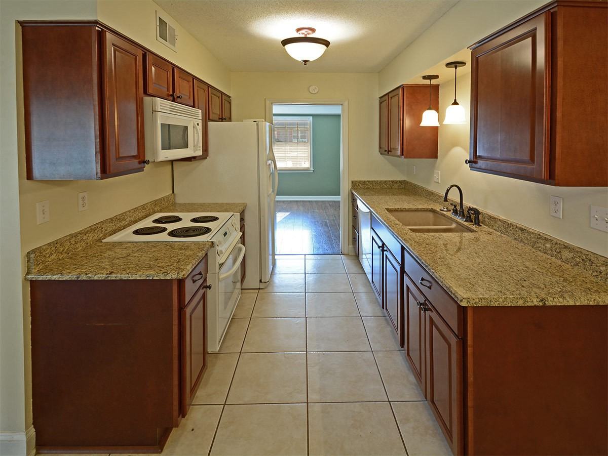 2763 Satellite St - Photo 3 of 15