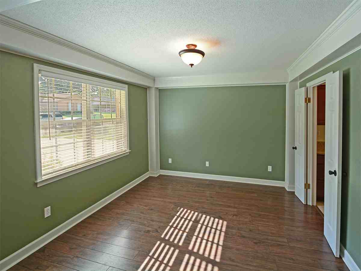 2763 Satellite St - Photo 4 of 15