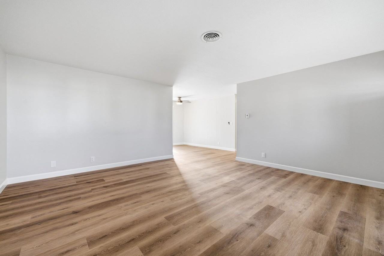 3122 W Maywood Ave - Photo 3 of 15