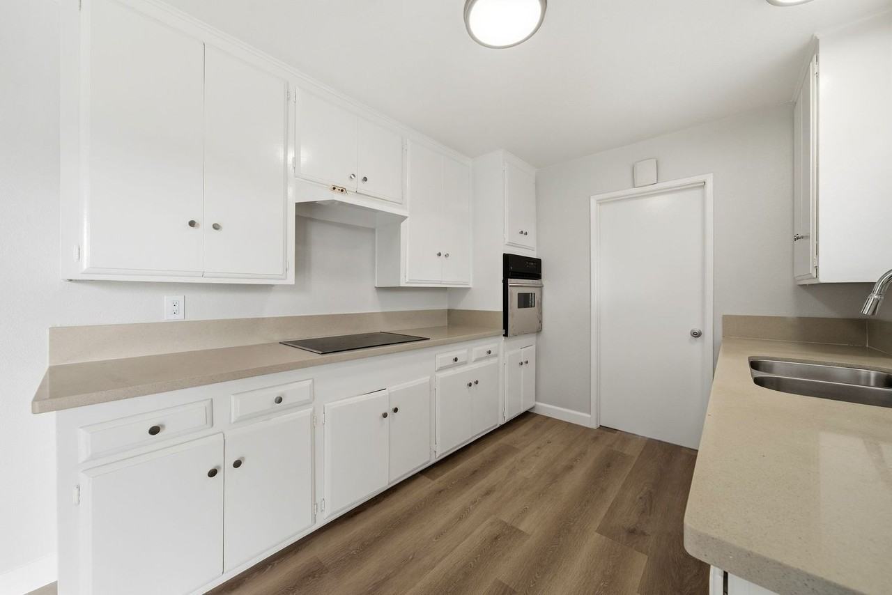 3122 W Maywood Ave - Photo 5 of 15