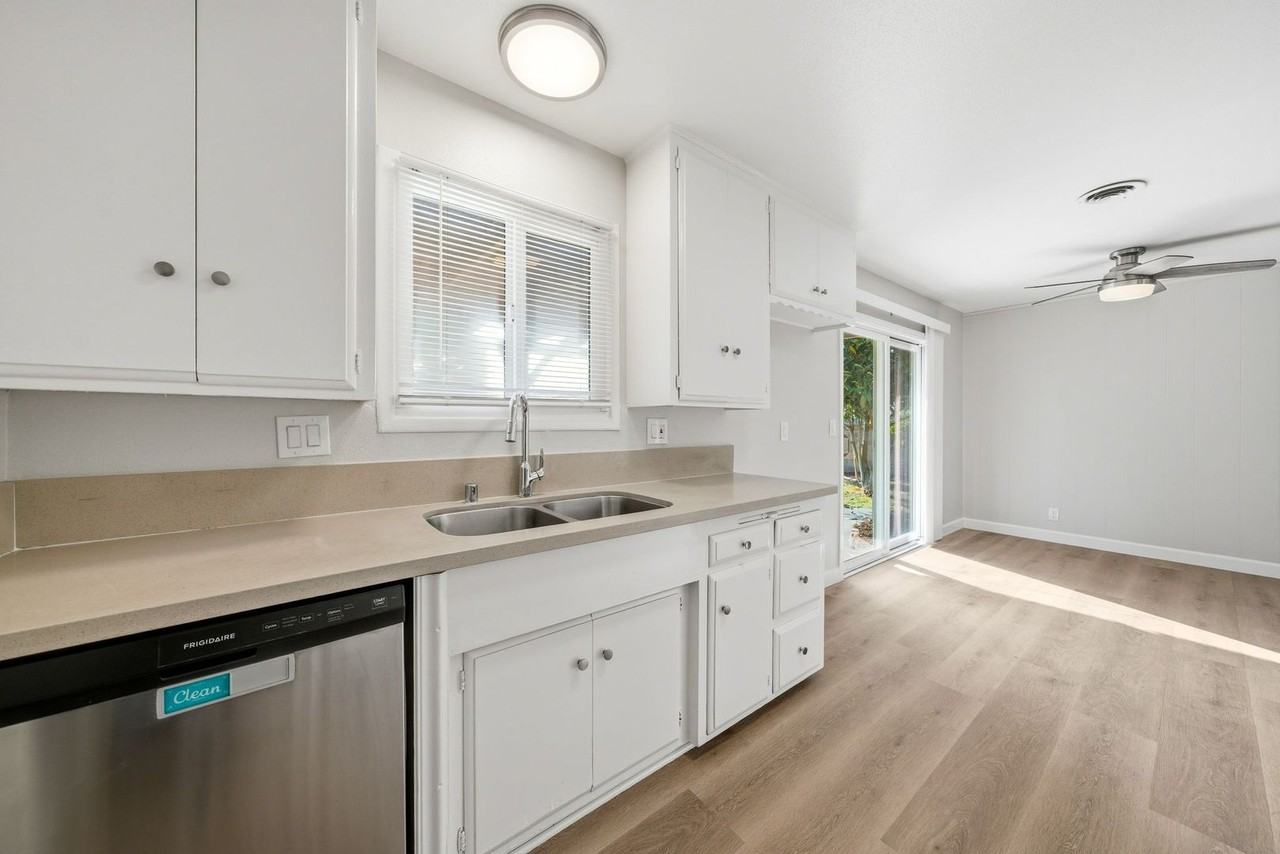 3122 W Maywood Ave - Photo 6 of 15