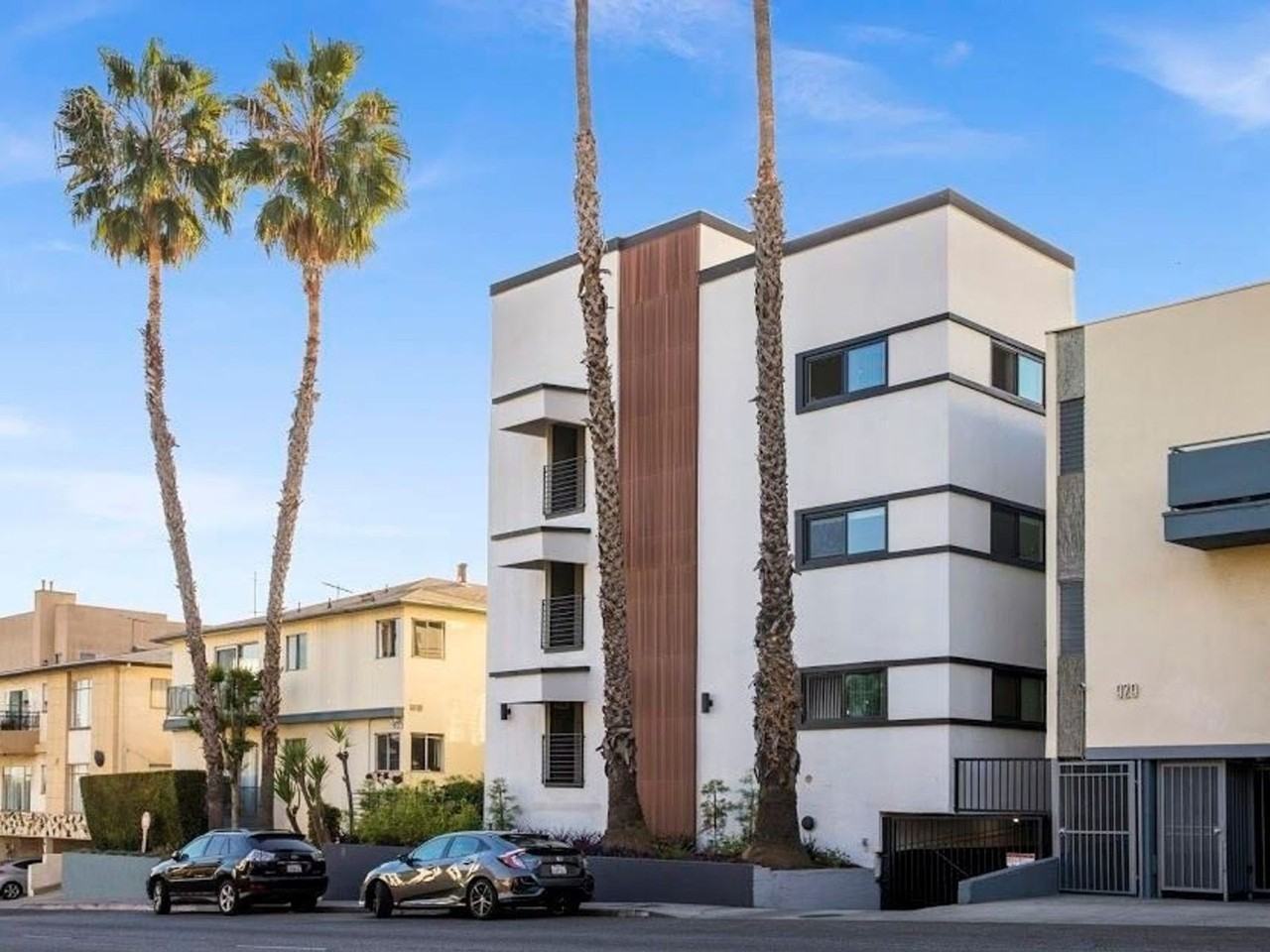 927 San Vicente Blvd - Photo 5 of 13