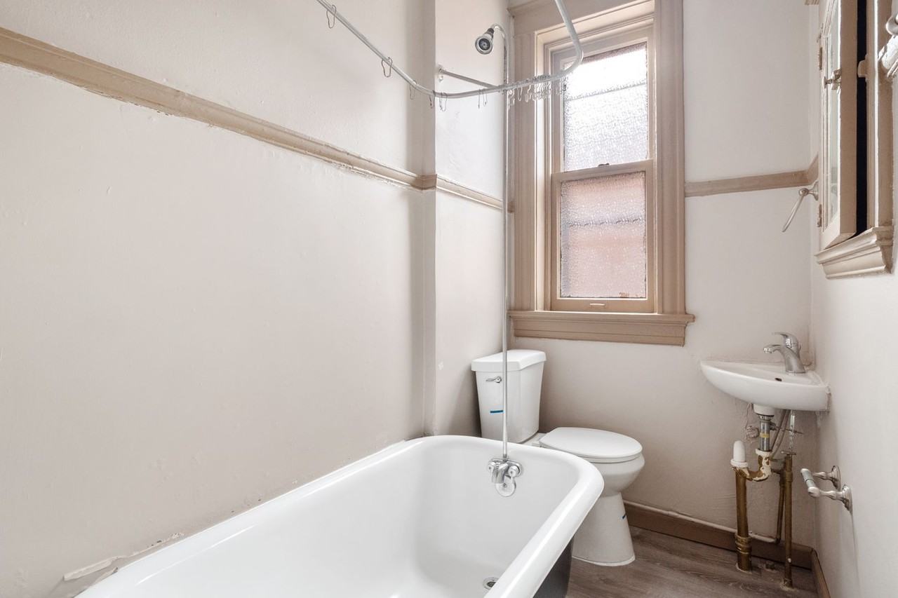 4138A Juniata St - Photo 7 of 20