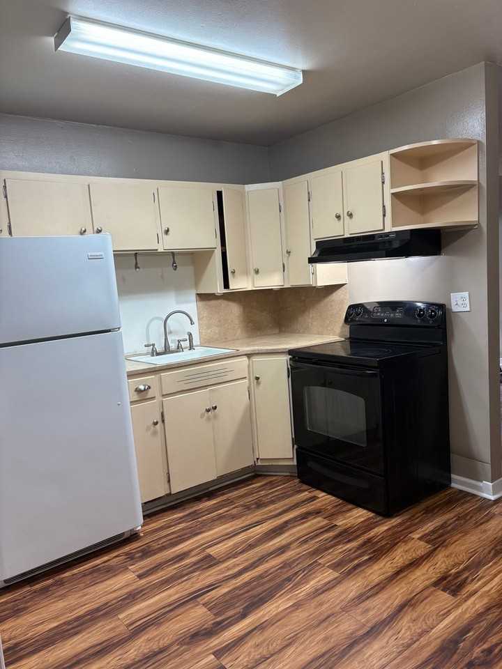 630 Stiles Ave - Photo 5 of 8