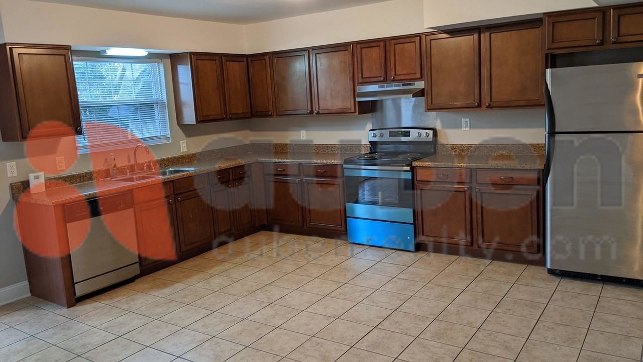 3913 Bowman Ln - Photo 4 of 16