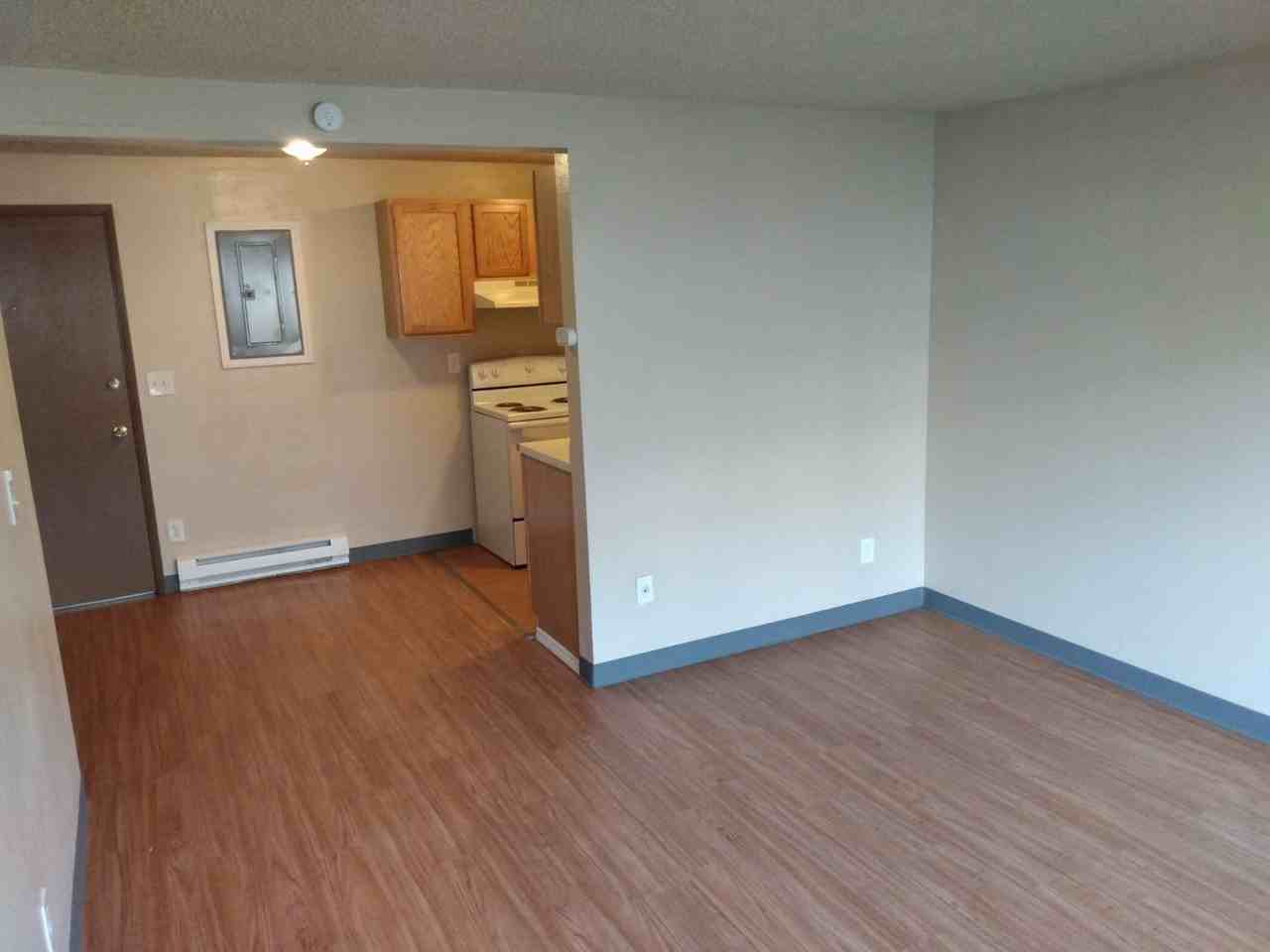 321 N 5th St ##20 - Photo 2 of 6