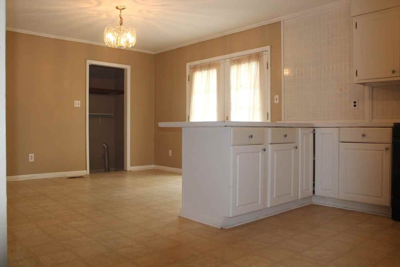 1906 Saint Paul Ave - Photo 2 of 17