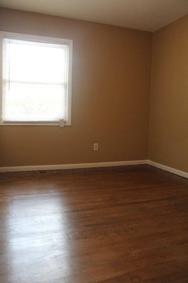 1906 Saint Paul Ave - Photo 6 of 17