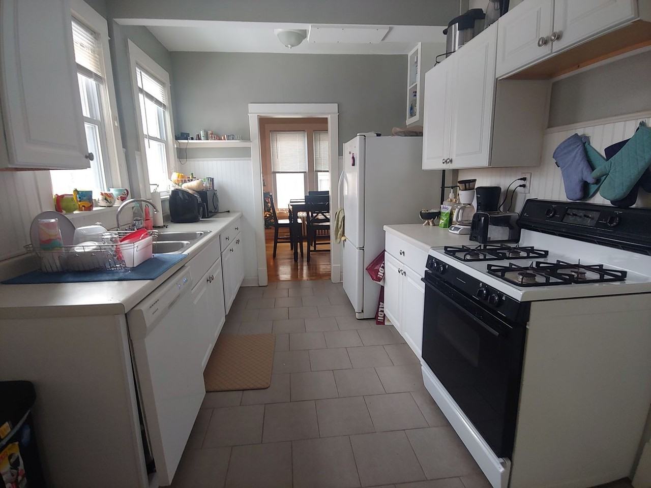 626 N 10th Ave E - Photo 4 of 10