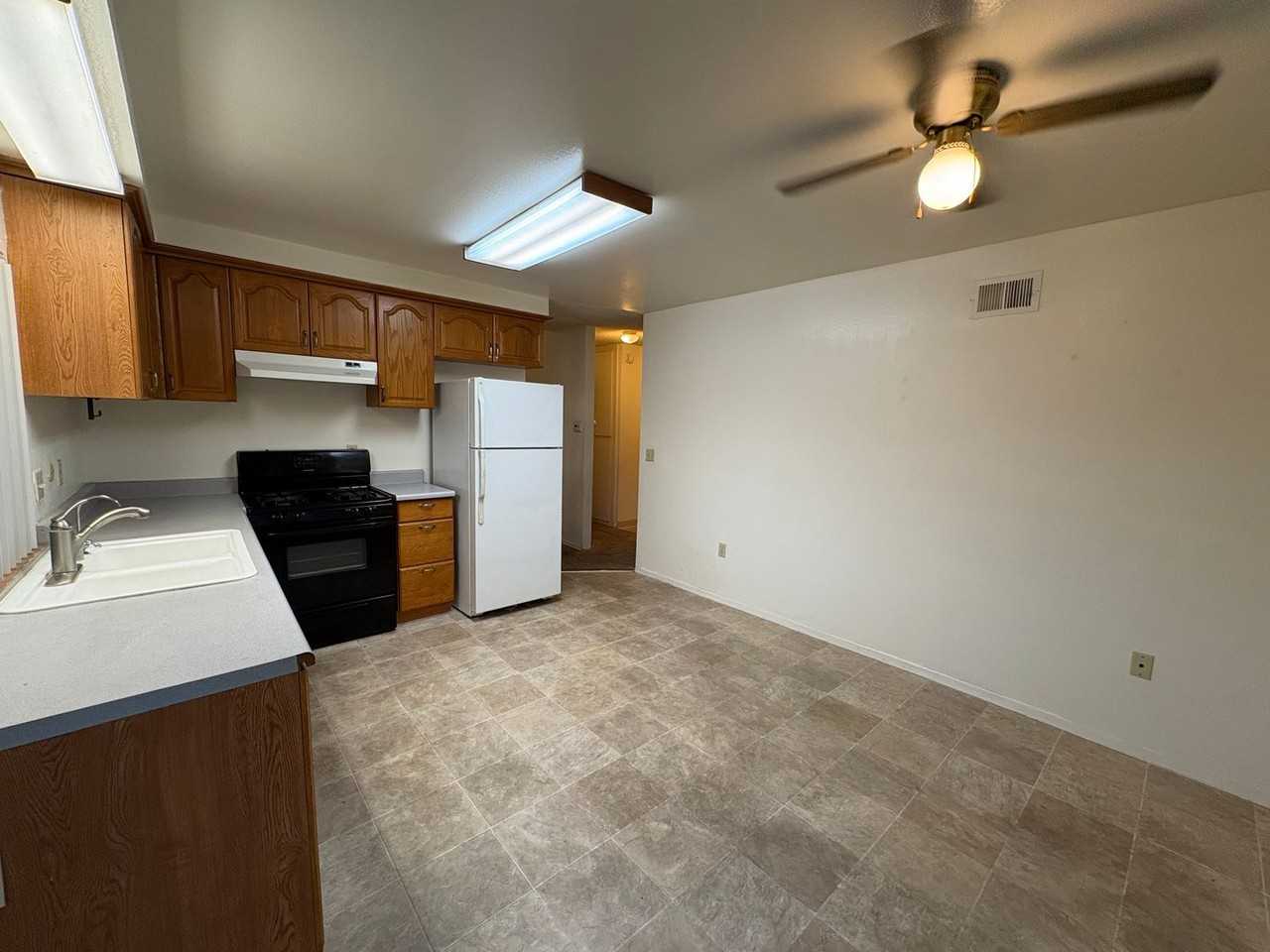 10858 Tierrasanta Blvd - Photo 7 of 21