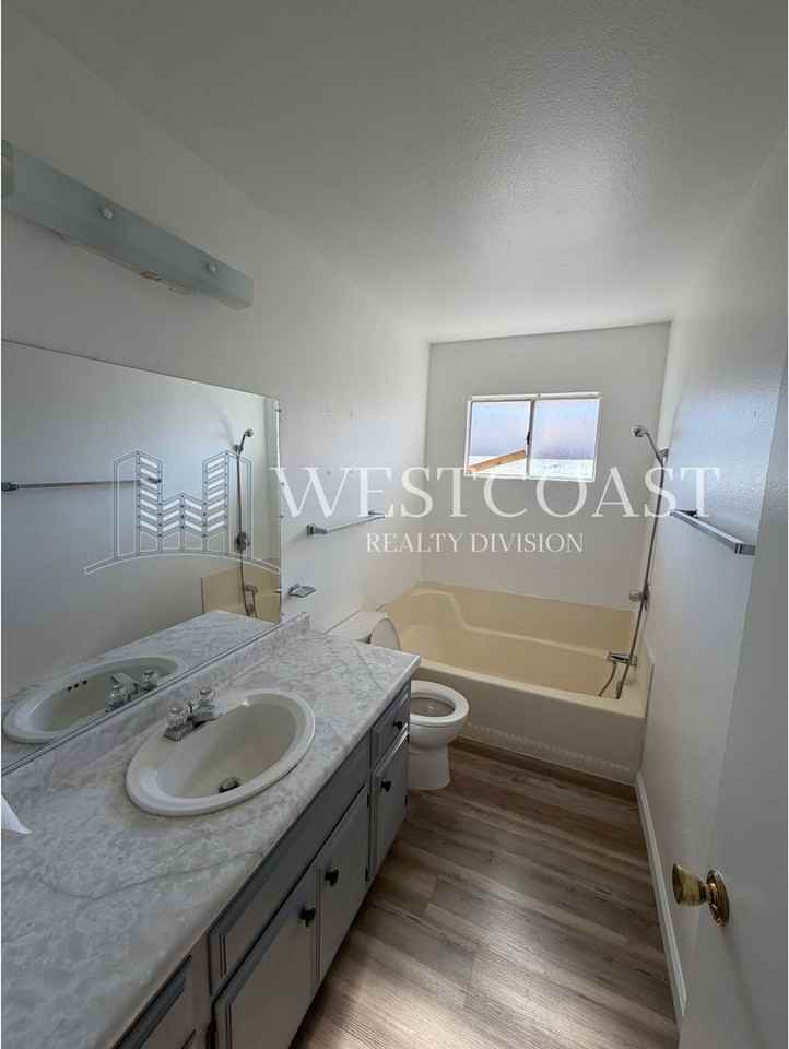 793 Oleander St - Photo 7 of 10