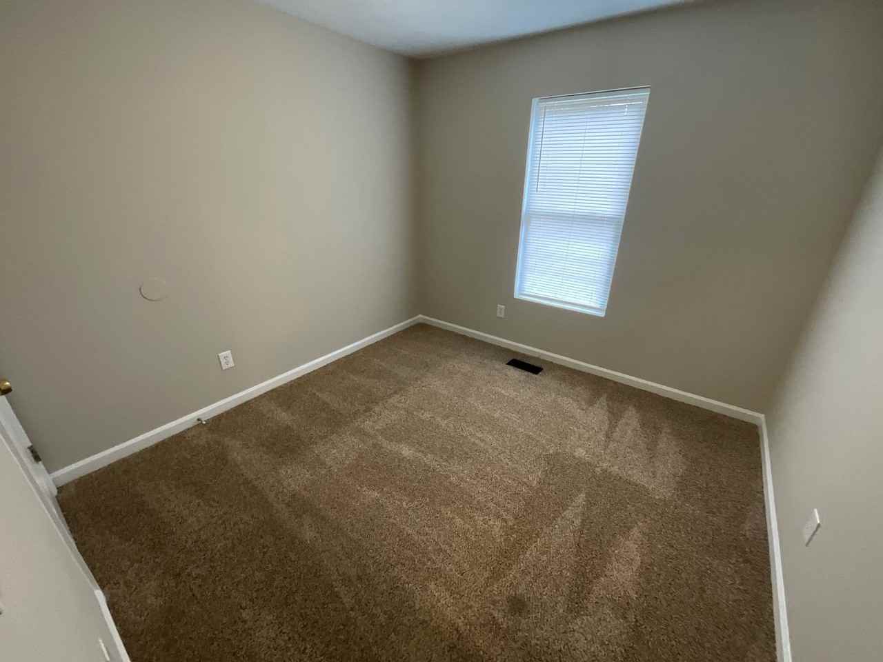 1702 Marion St - Photo 5 of 17