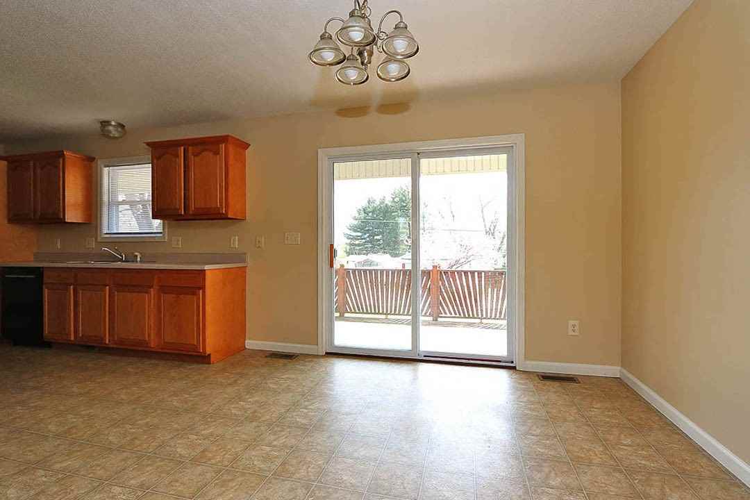 1938 Benjamin Ct - Photo 5 of 36