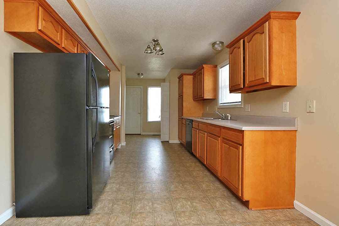 1938 Benjamin Ct - Photo 6 of 36