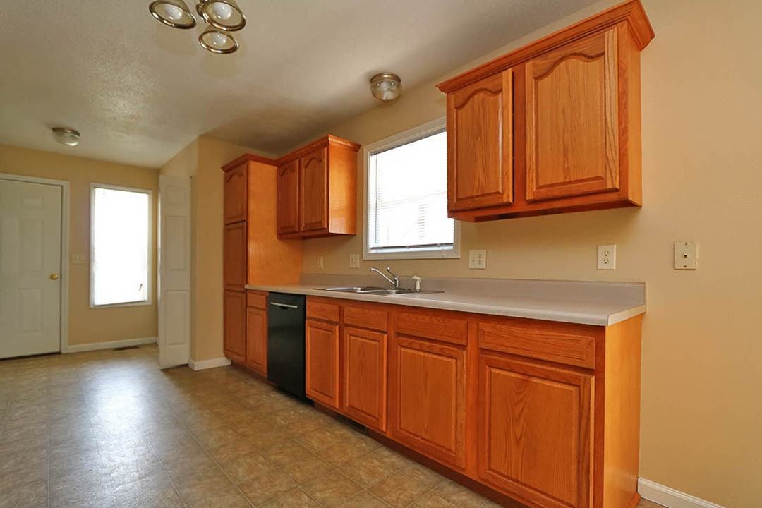 1938 Benjamin Ct - Photo 7 of 36