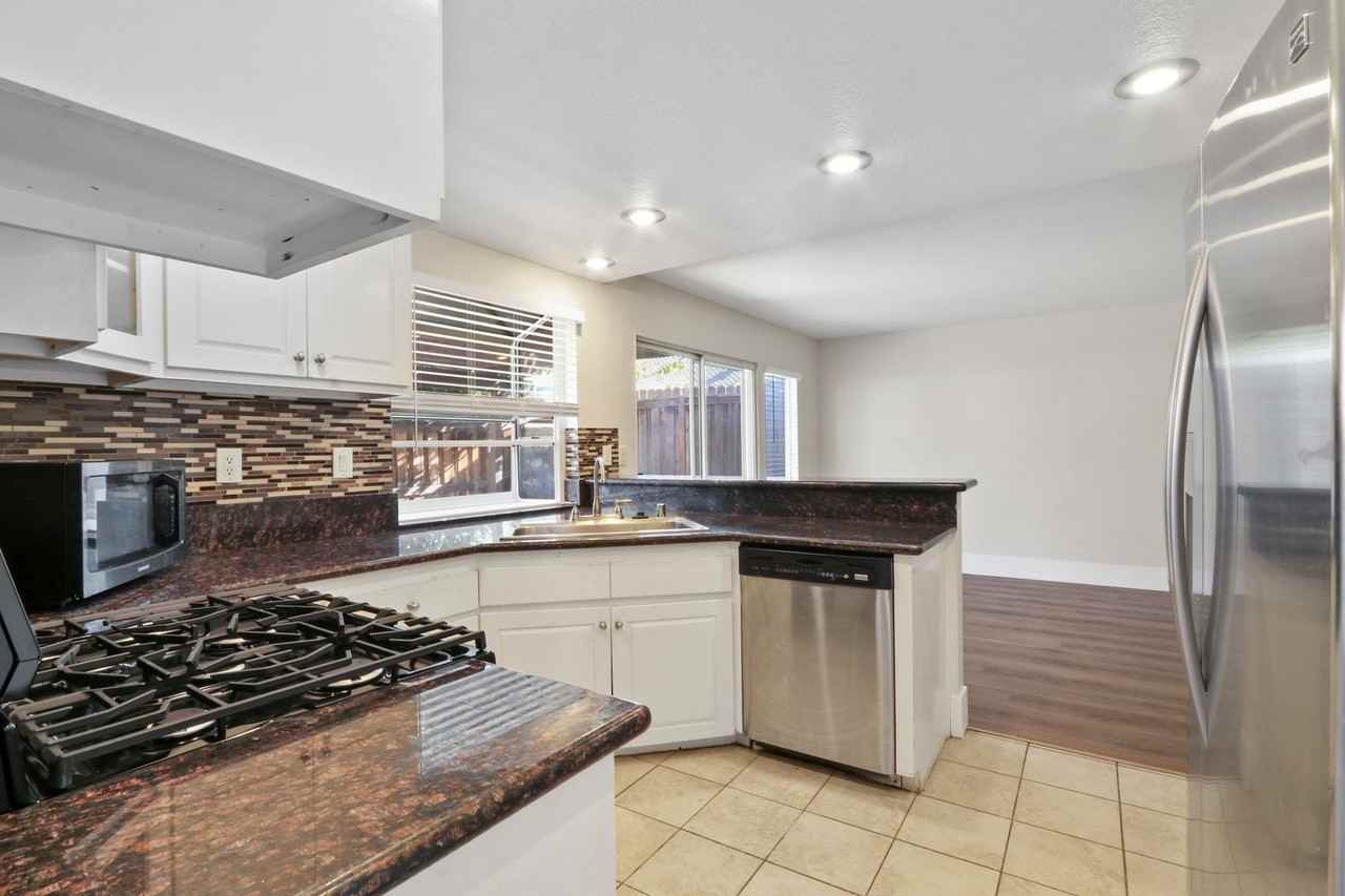 2475 Water Way - Photo 5 of 18