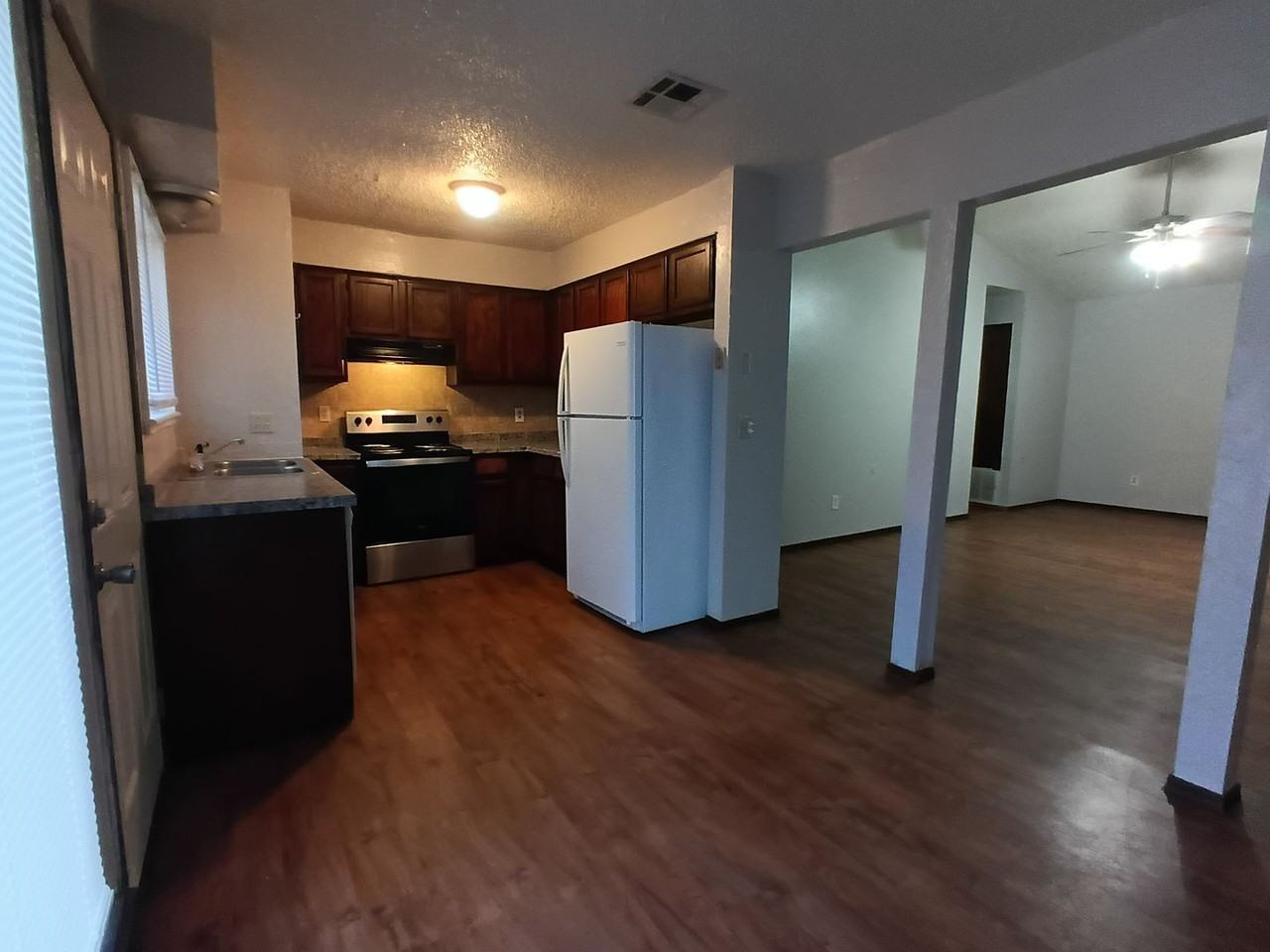 201 Woodman Dr - Photo 7 of 15