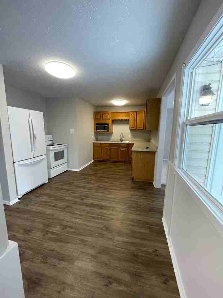 2611 Brown St - Photo 2 of 26