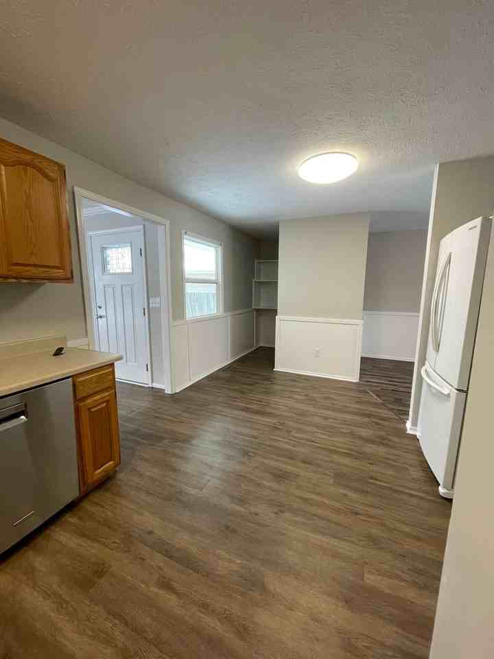 2611 Brown St - Photo 3 of 26