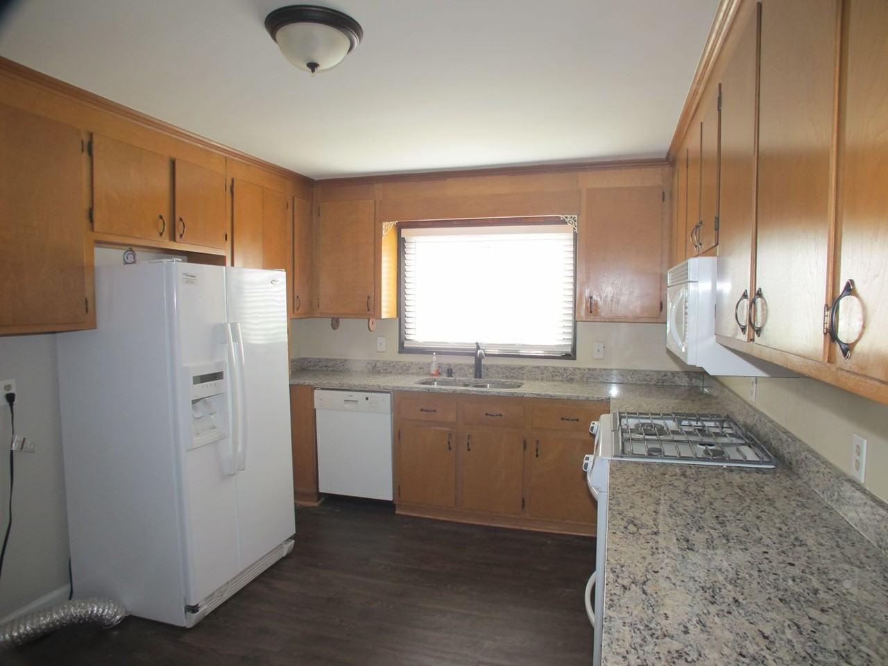 6561 Morehead Rd - Photo 4 of 20