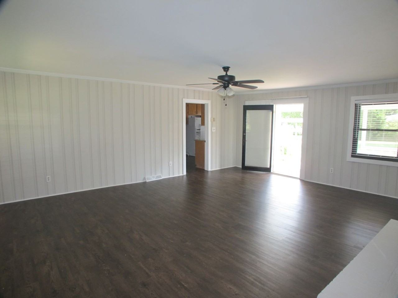 6561 Morehead Rd - Photo 6 of 20