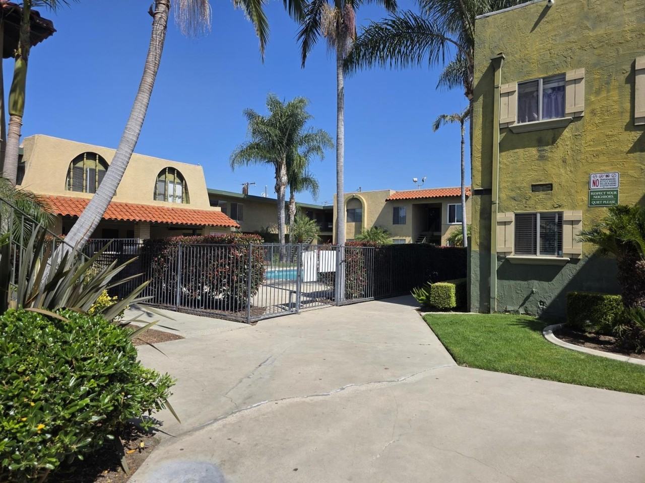 Casa de Mesa Apartments - Photo 4 of 19