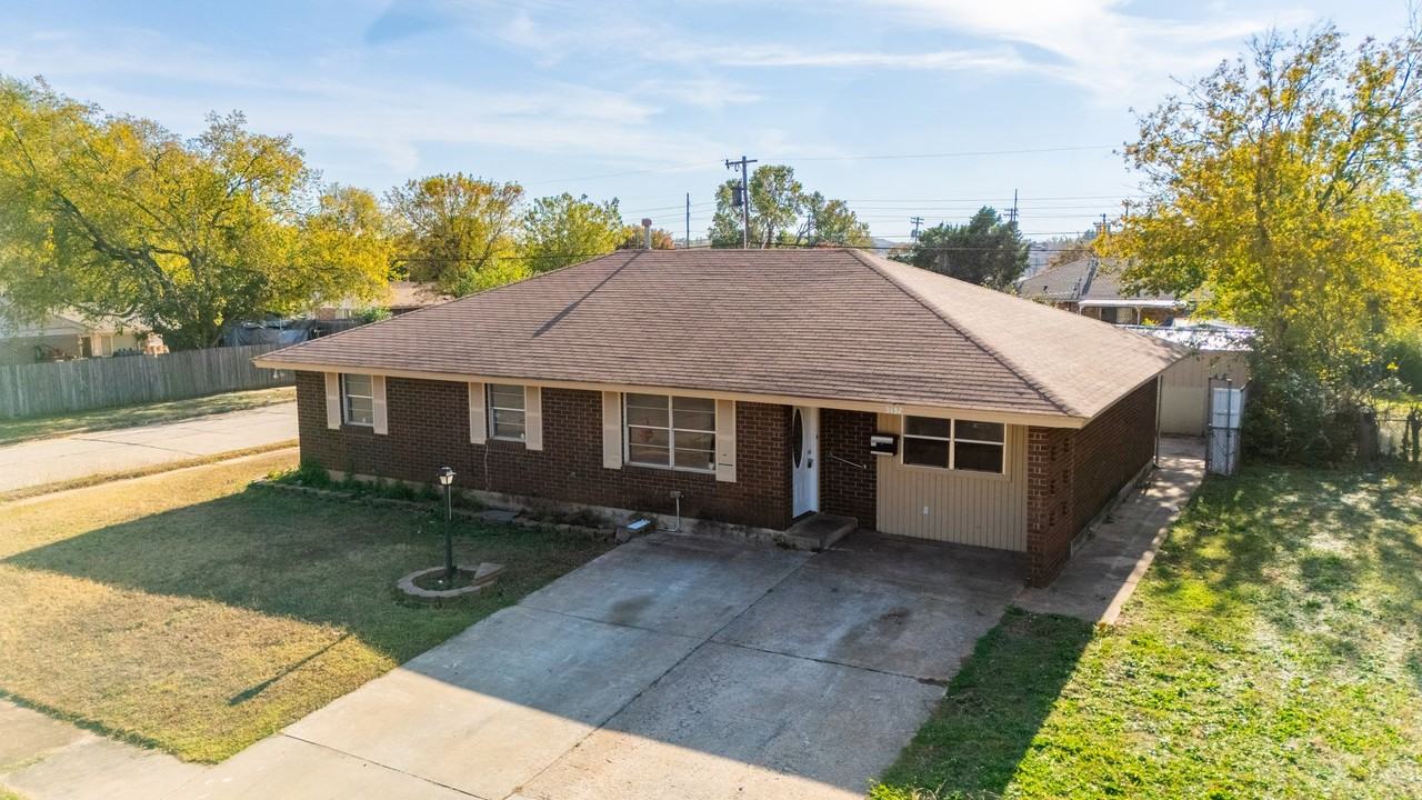 3132 Neighbors Ln - Photo 3 of 21