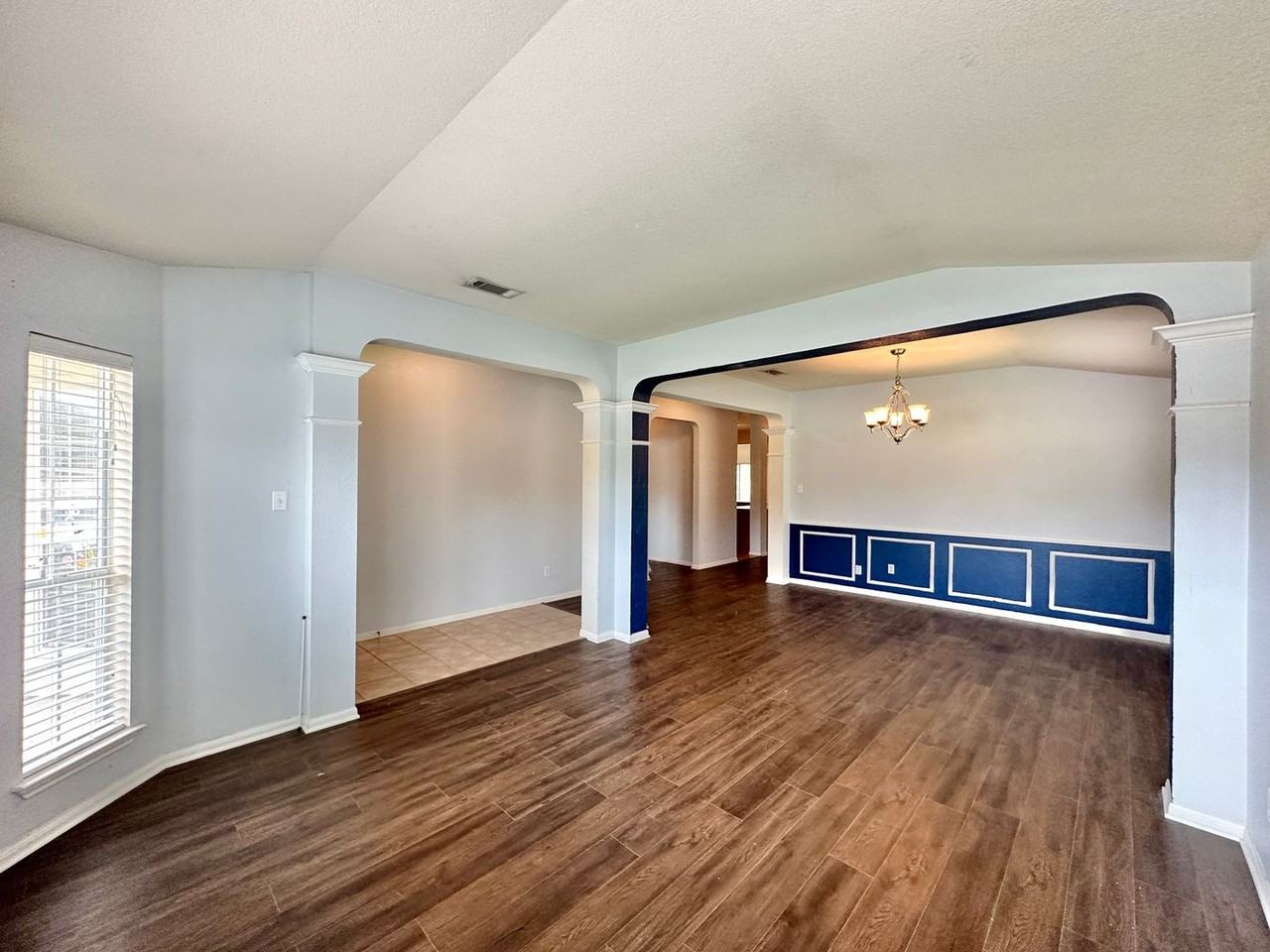 728 Cattail Cir - Photo 3 of 44