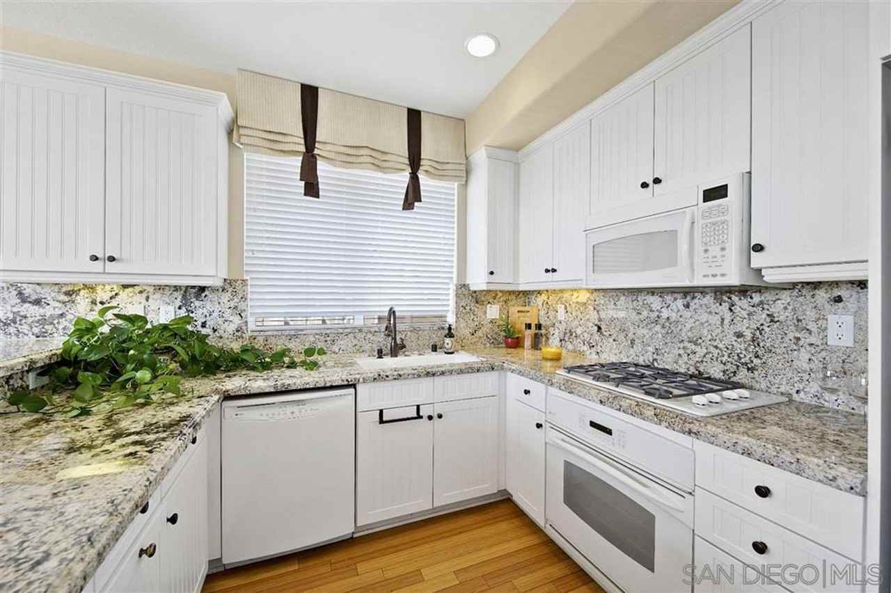 5037 Palm Point Ct - Photo 2 of 29