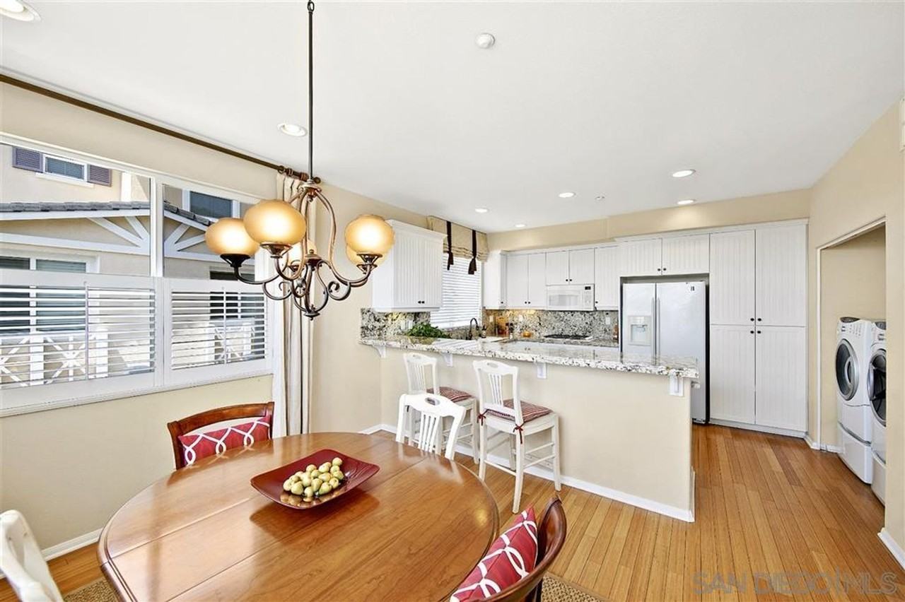 5037 Palm Point Ct - Photo 5 of 29