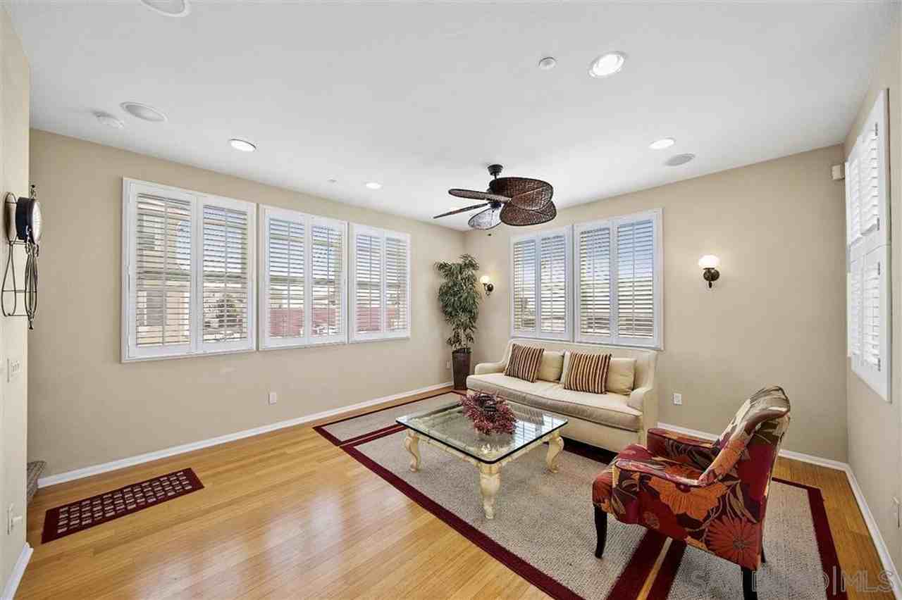 5037 Palm Point Ct - Photo 7 of 29