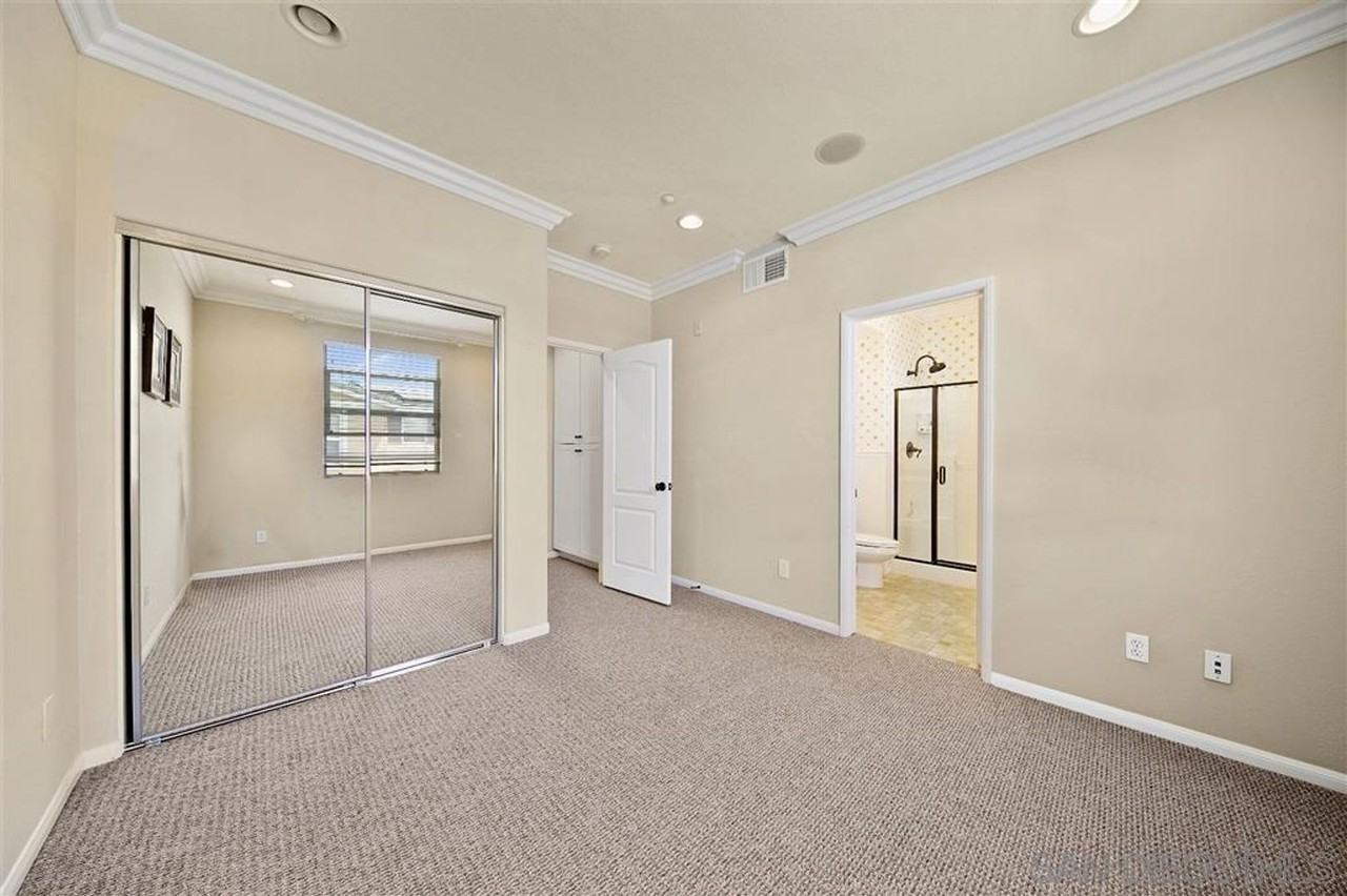 5037 Palm Point Ct - Photo 6 of 29