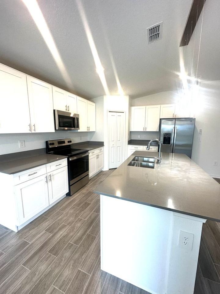 2262 Pigeon Plum Dr - Photo 4 of 42