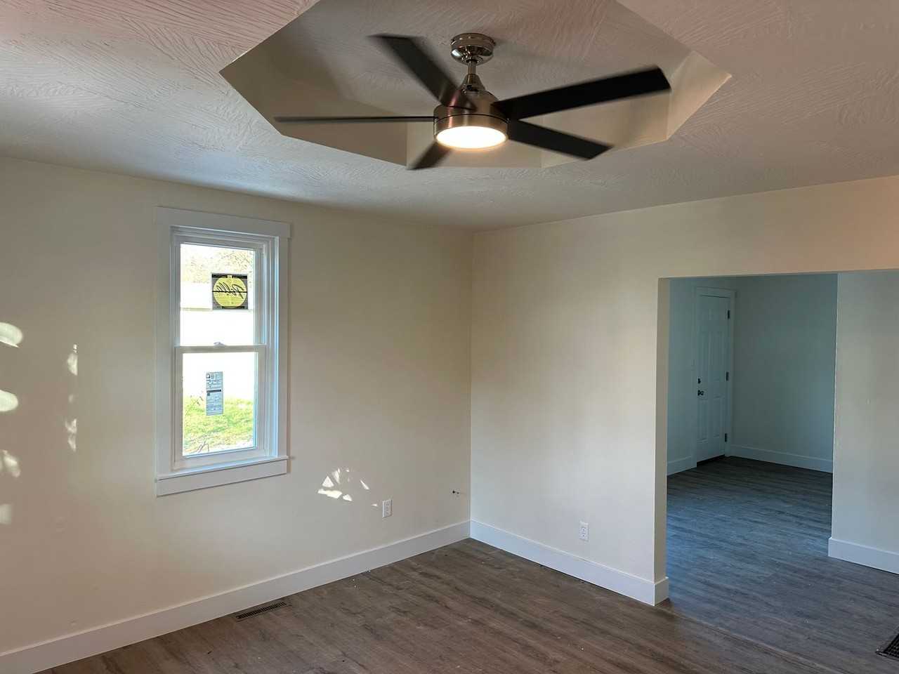 2448 N Ramsey Ave - Photo 4 of 10