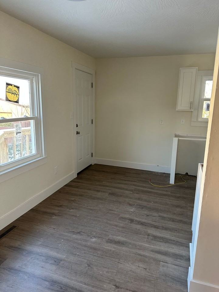 2448 N Ramsey Ave - Photo 5 of 10