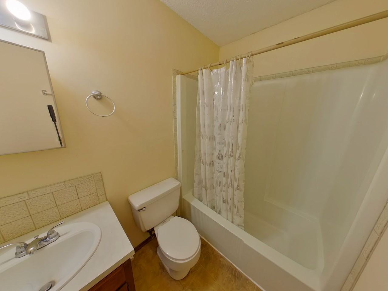 620 N Richmond Ave - Photo 5 of 9