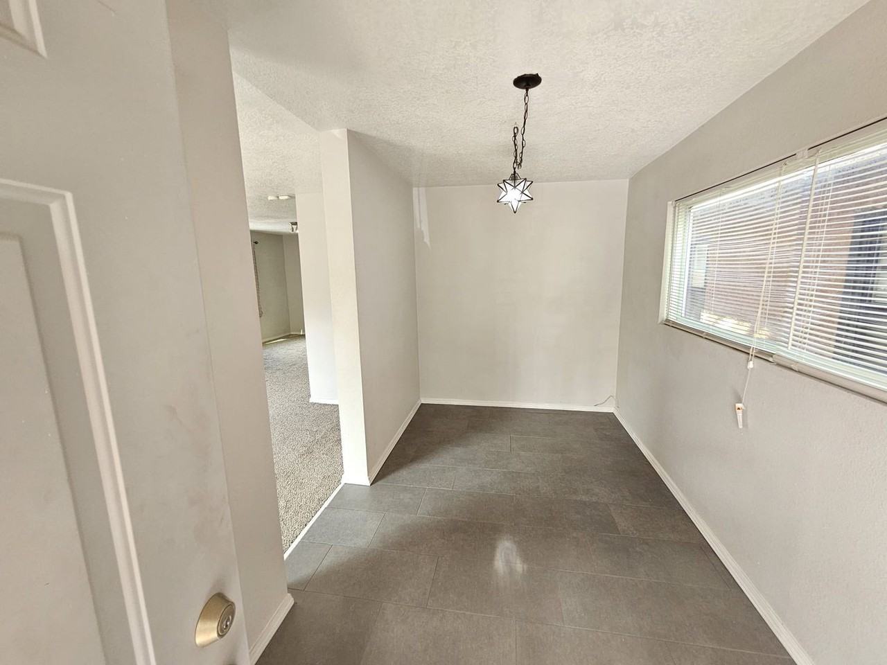 317 Hazeldine Ave Sw - Photo 4 of 25