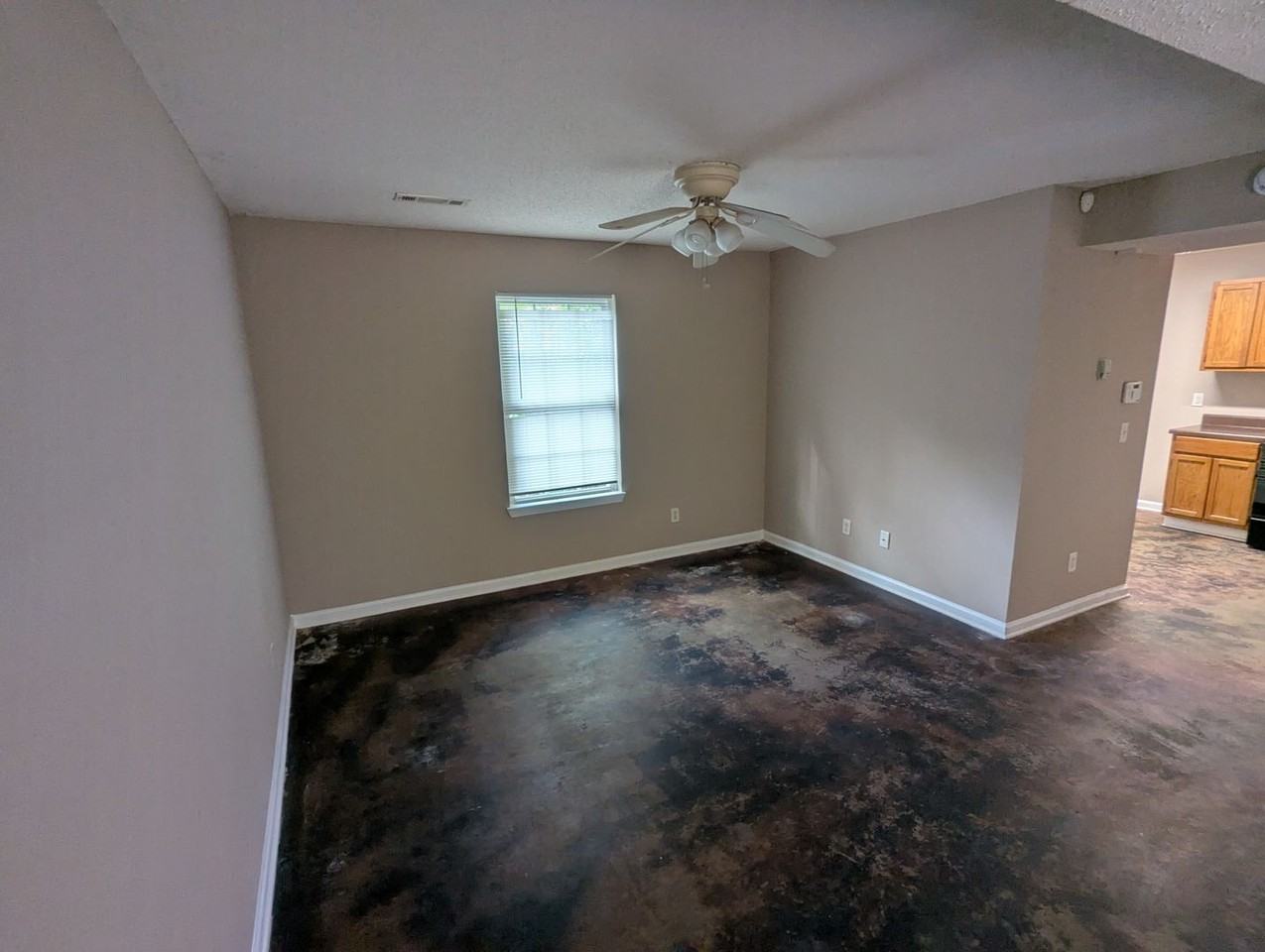 601 18th St - Photo 2 of 11