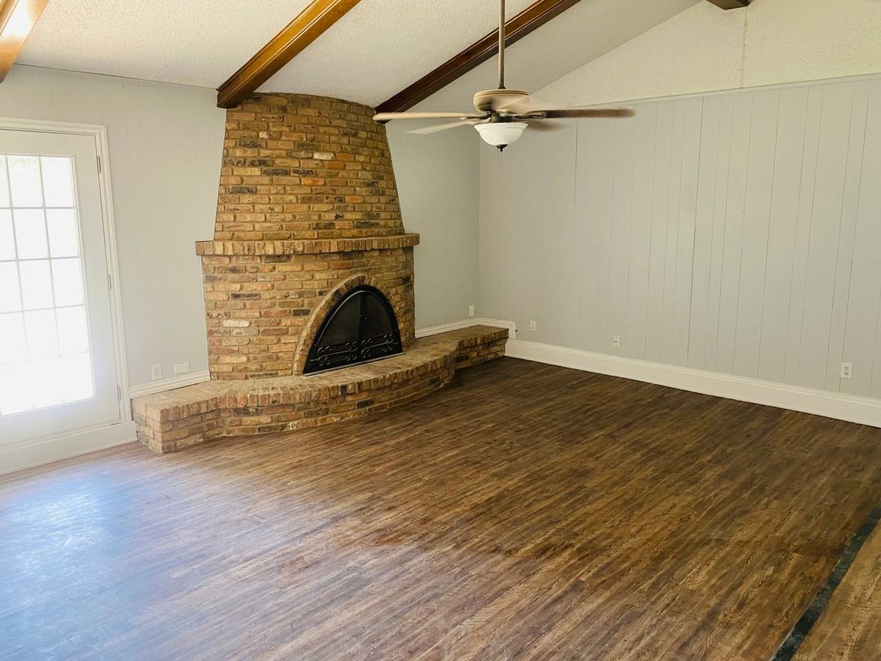 4403 58th St - Photo 3 of 8