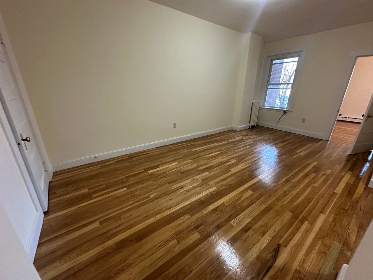 183 183 Winthrop Rd  - 181 Winthrop #6 - Photo 5 of 12