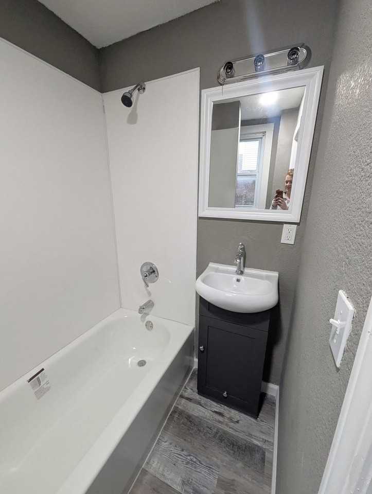 416 W Maple St - Photo 7 of 11