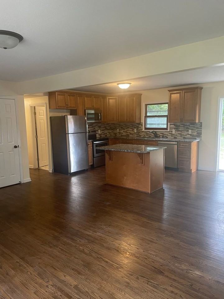 5109 48th Ave N - Photo 7 of 10