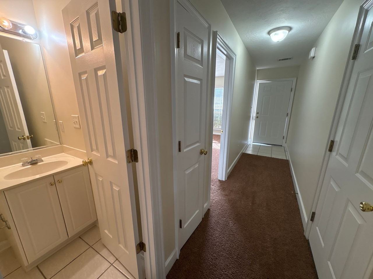 303 Caldwell Cir - Photo 2 of 14