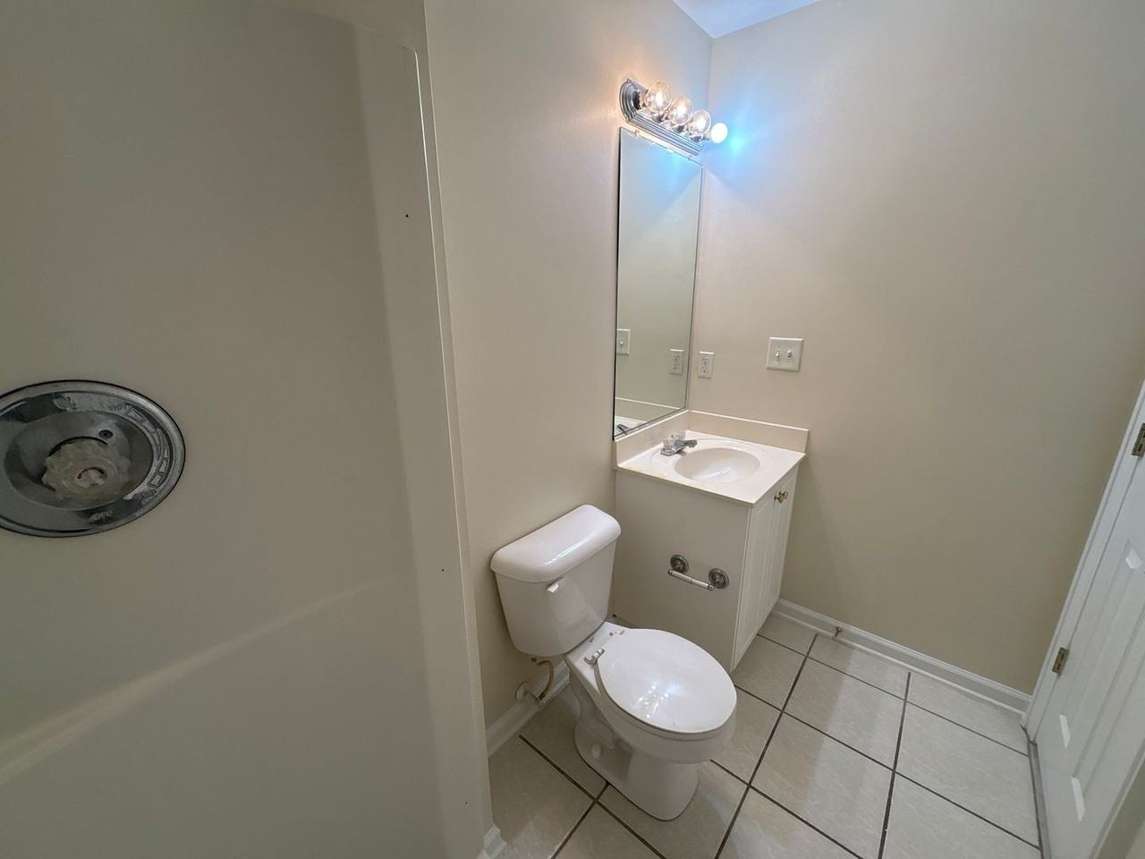 303 Caldwell Cir - Photo 3 of 14